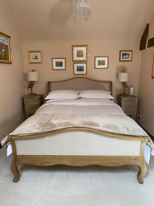 The Grooms Loft Self Contained Apartment Milton Abbas Exterior foto