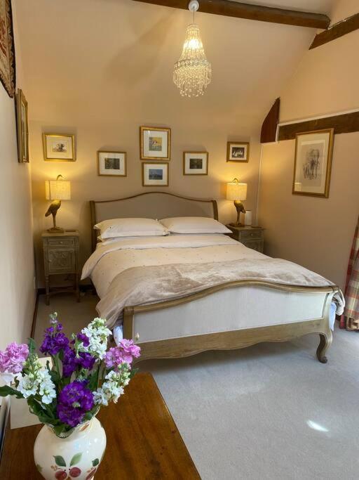 The Grooms Loft Self Contained Apartment Milton Abbas Exterior foto